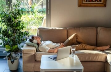 Relaxing with the knowledge of continued support following the completion of the Inspiraology training course. Image: Shutterstock.
